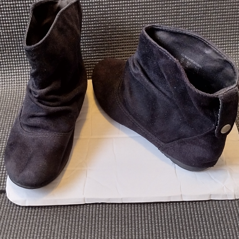 Women's Flat Boots